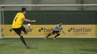 Aubameyang beats Ospina in the Betfair Exchange Cup penalty shoot out